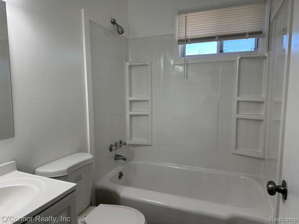 1755 Michigan Road Port Huron, MI 48060 - Photo 11 of 17