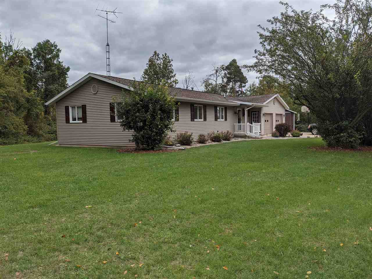 3170 North Huron Road Pinconning, MI 48650 - Photo 1 of 28