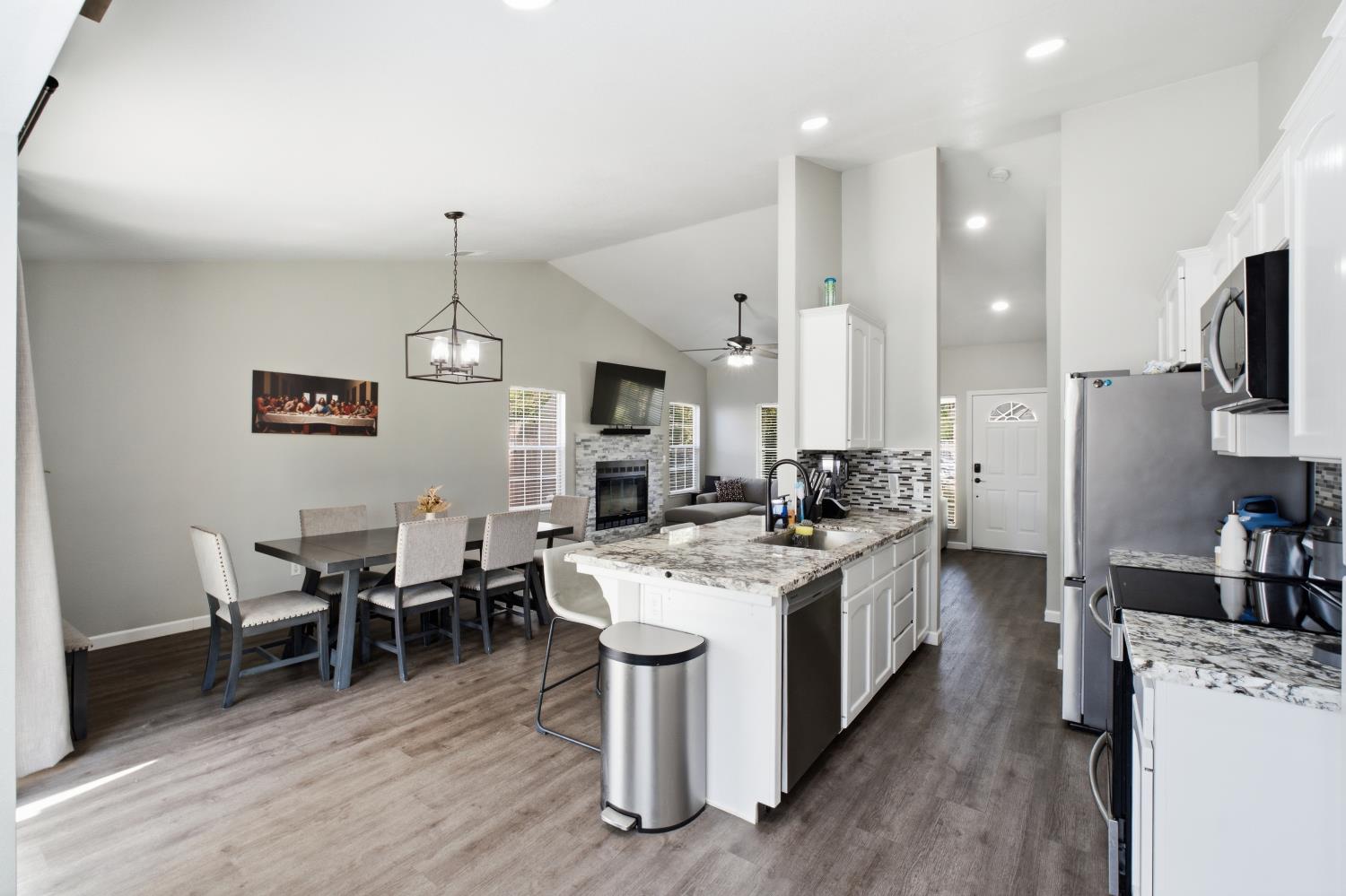 351 West Stanley Avenue Reedley, CA 93654 - Photo 17 of 42 Gallery Image 17