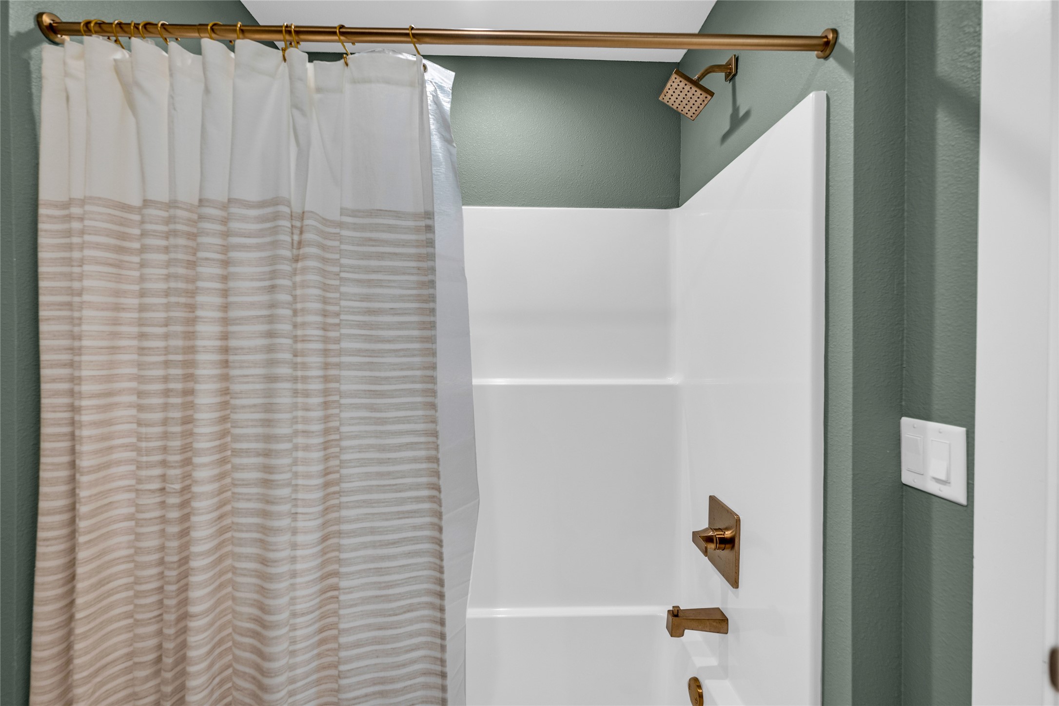 2477 Gilmore Crystal Beach, TX 77650 - Photo 25 of 40 a bathroom with a shower