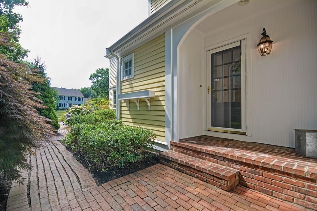 4 Franklin Rodgers Road Hingham, MA 02043 - Photo 9 of 42