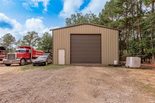 $415,000 | 7640 Highway 75, Huntsville, TX 77340