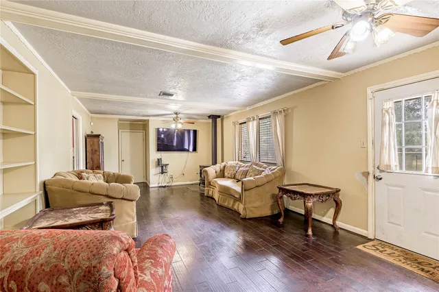 $415,000 | 7640 Highway 75, Huntsville, TX 77340