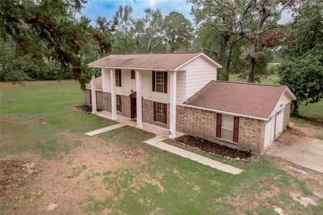 $415,000 | 7640 Highway 75, Huntsville, TX 77340
