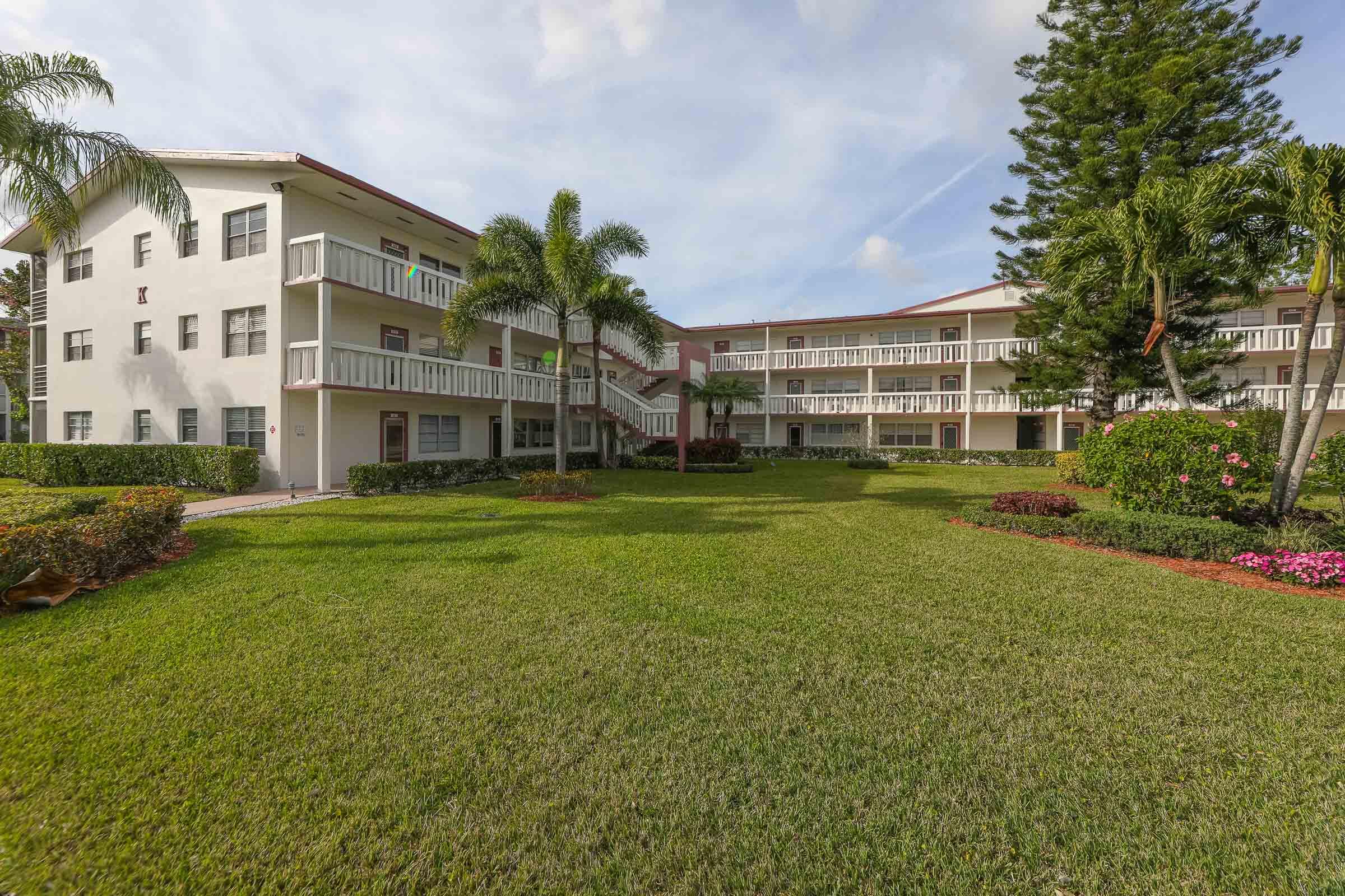 435 Fanshaw North, Unit K Boca Raton, FL 33434 - Photo 2 of 29 Photo-2