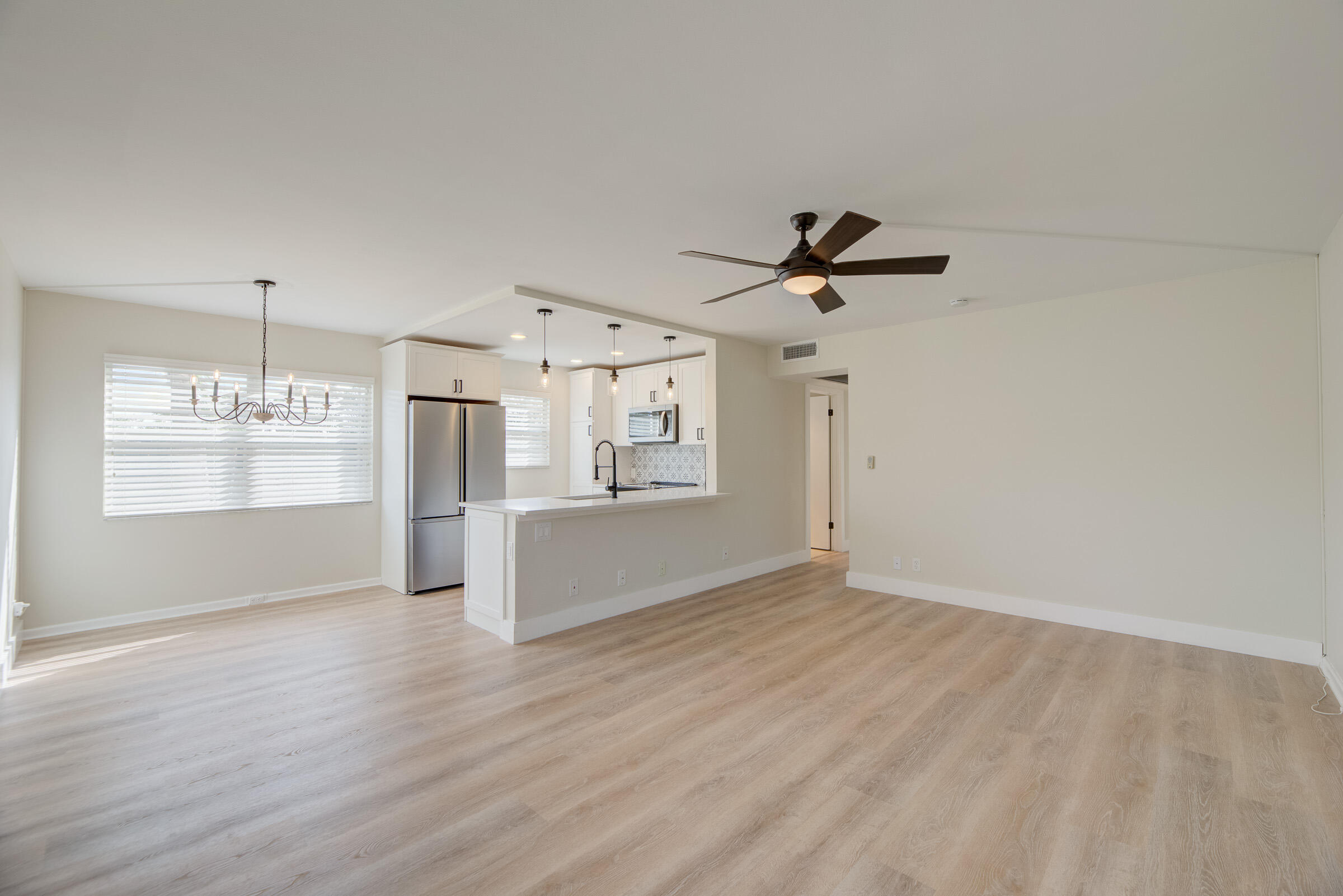 435 Fanshaw North, Unit K Boca Raton, FL 33434 - Photo 6 of 29 Photo-5