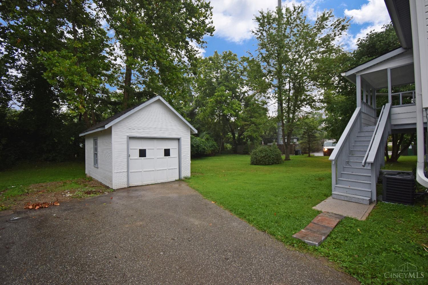 1169 Sutton Road Cincinnati, OH 45230 - Photo 41 of 45