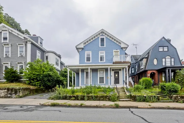 $1,250 | 78 Elm Street, Unit 4, Worcester, MA 01609