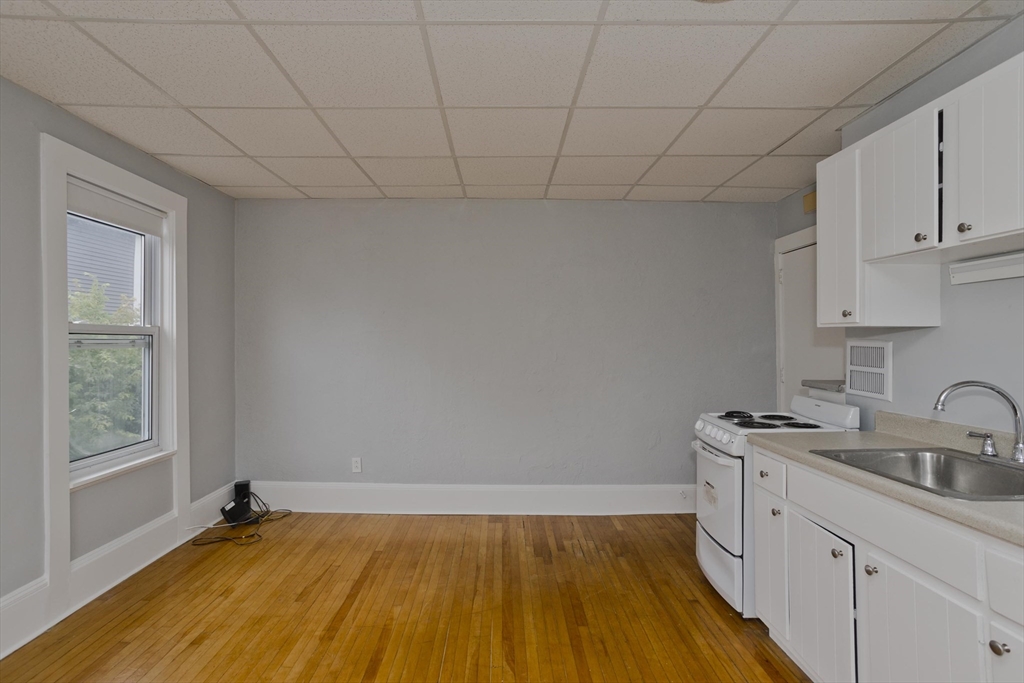 78 Elm Street, Unit 4 Worcester, MA 01609 - Photo 5 of 14