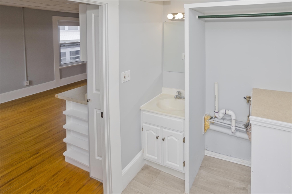 78 Elm Street, Unit 4 Worcester, MA 01609 - Photo 9 of 14