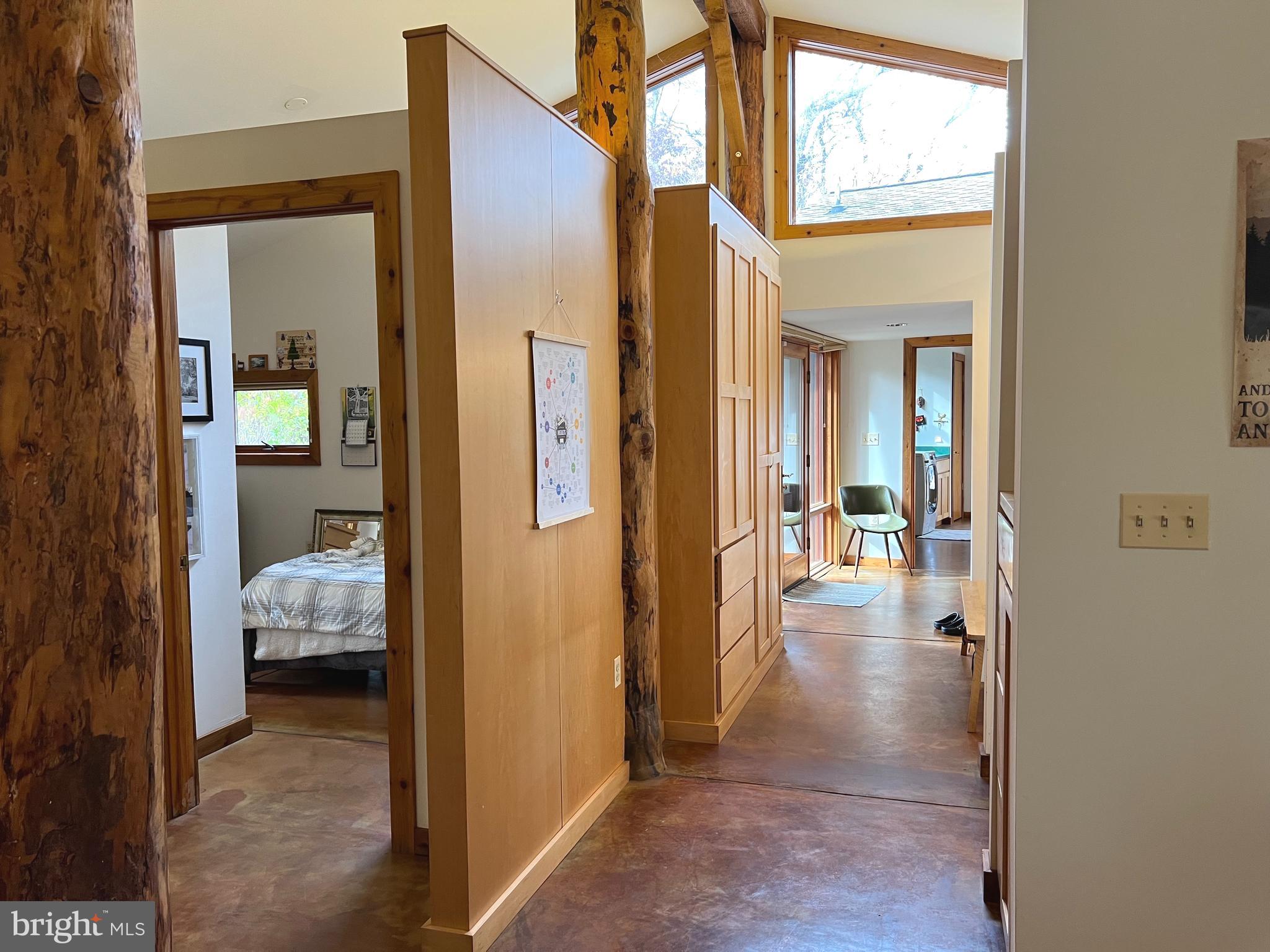 1301 Copper Hill Road Baltimore, MD 21209 - Photo 11 of 37 Hallway looking towards entry