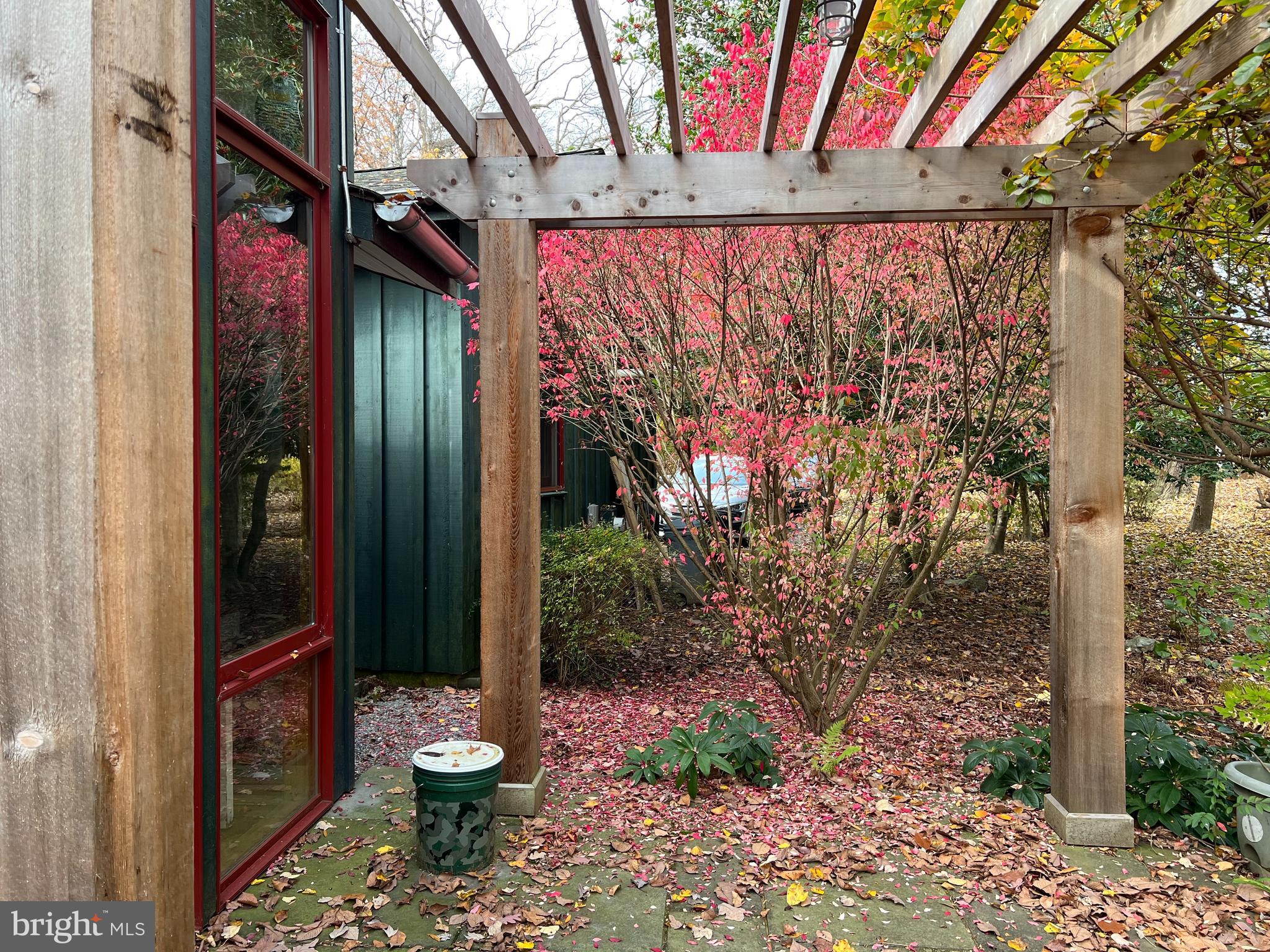 1301 Copper Hill Road Baltimore, MD 21209 - Photo 28 of 37 Side Patio off Kitchen