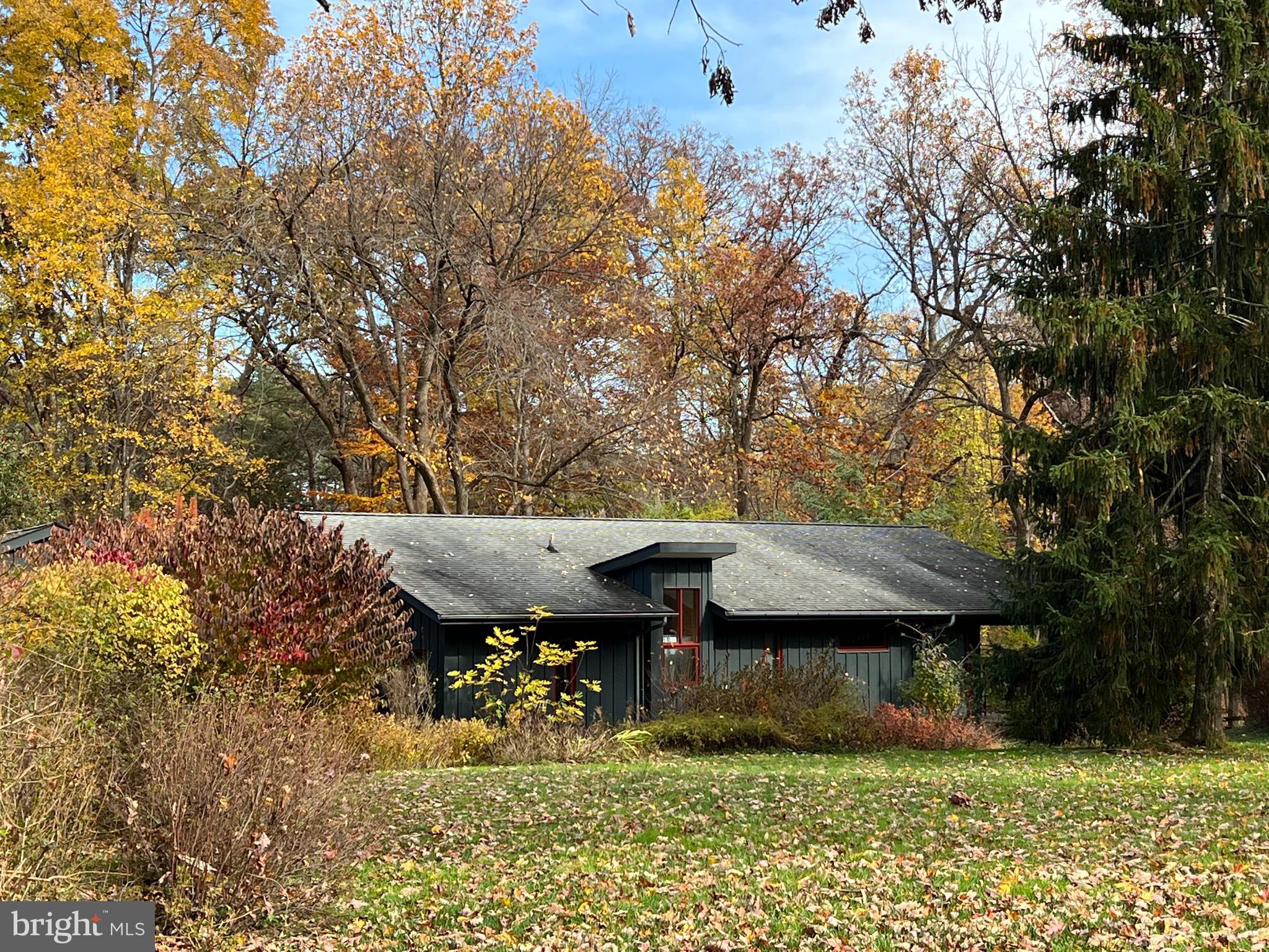 1301 Copper Hill Road Baltimore, MD 21209 - Photo 4 of 37