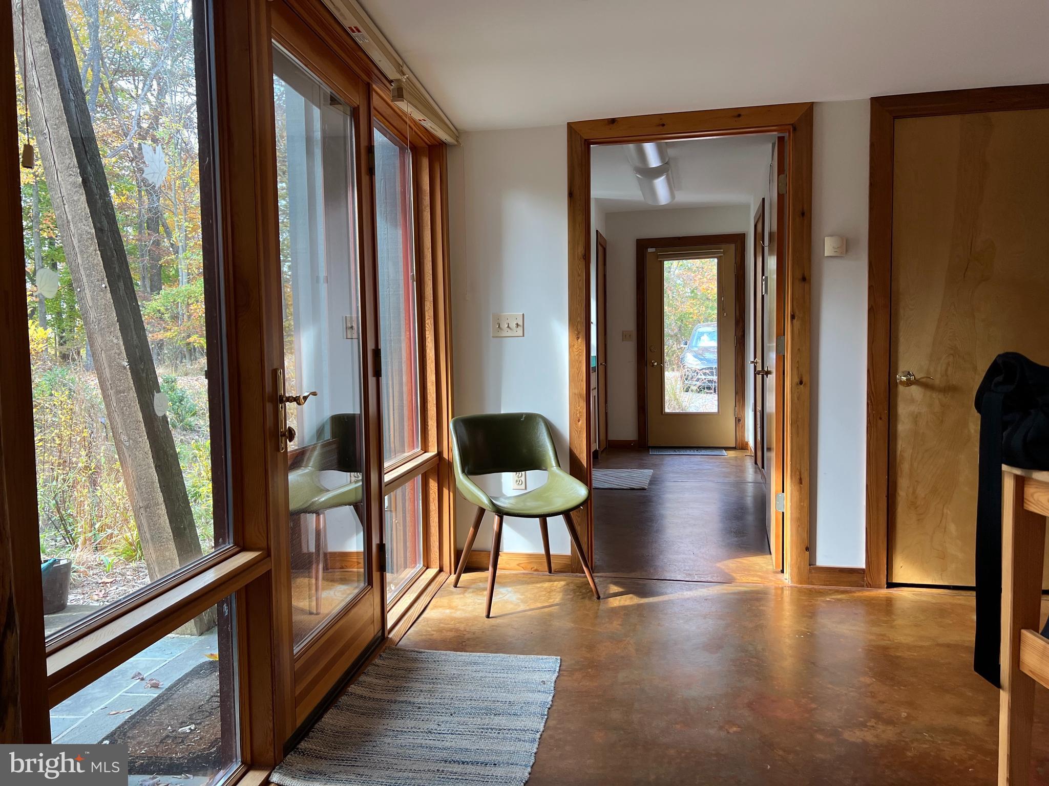 1301 Copper Hill Road Baltimore, MD 21209 - Photo 5 of 37 Entry