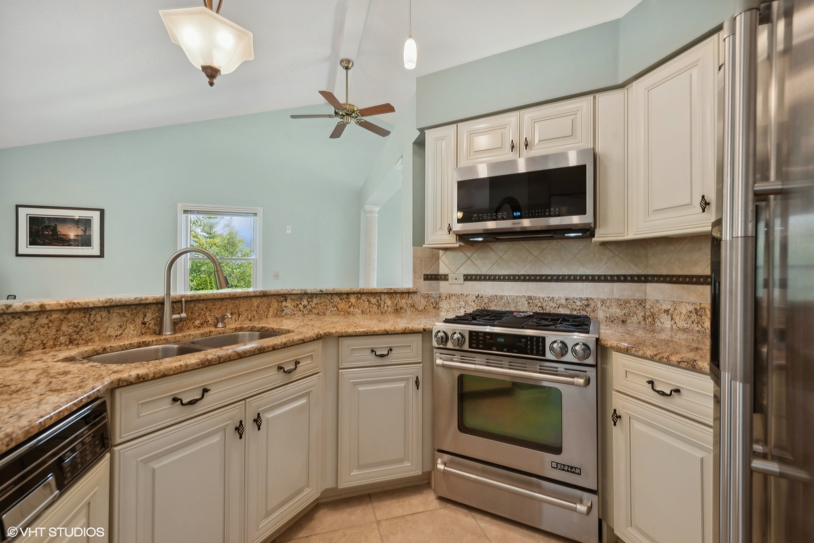 1134 Chickory Ridge Trail Cary, IL 60013 - Photo 8 of 23 Gallery Image 8