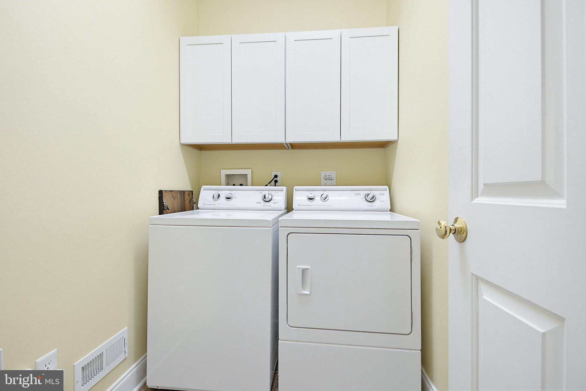 704 Woodfield Drive Lititz, PA 17543 - Photo 19 of 44 1st Flr Laundry