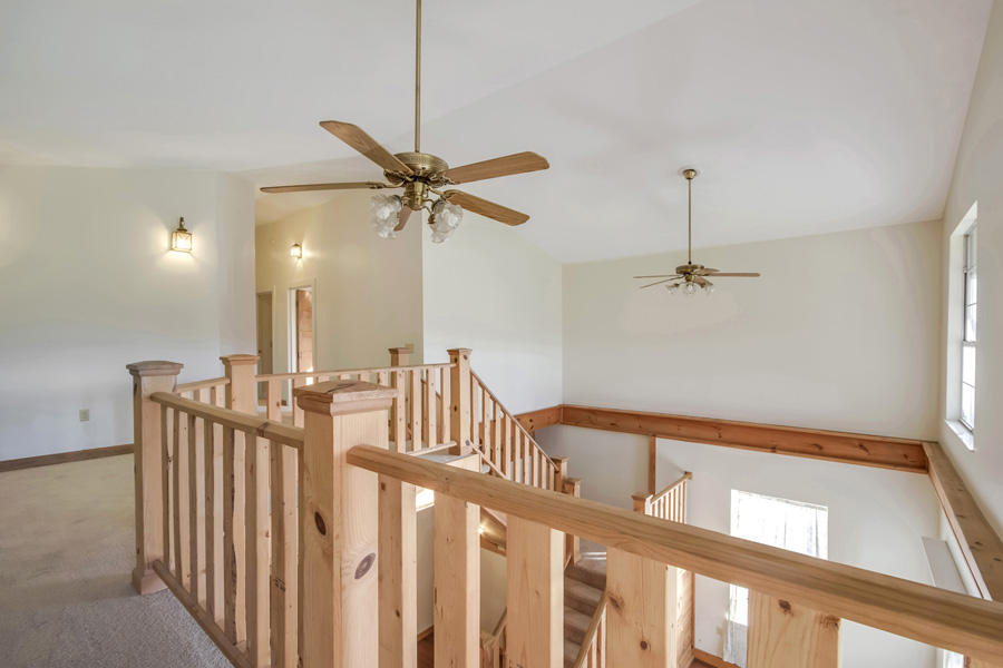 17653 Stockton Valley Road Philadelphia, TN 37846 - Photo 24 of 39 24_StocktonValleyRoad_17653_Loft03