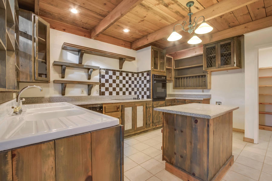 17653 Stockton Valley Road Philadelphia, TN 37846 - Photo 9 of 39 09_StocktonValleyRoad_17653_Kitchen01