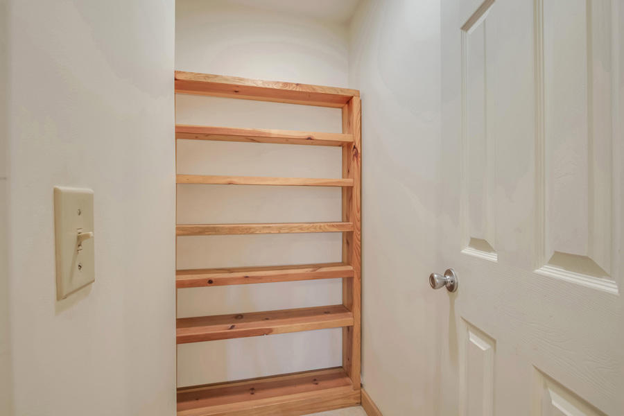 17653 Stockton Valley Road Philadelphia, TN 37846 - Photo 10 of 39 10_StocktonValleyRoad_17653_Pantry