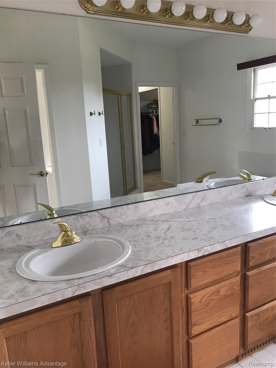 47719 Pavillon Road Canton, MI 48188 - Photo 27 of 50 Master Bath.