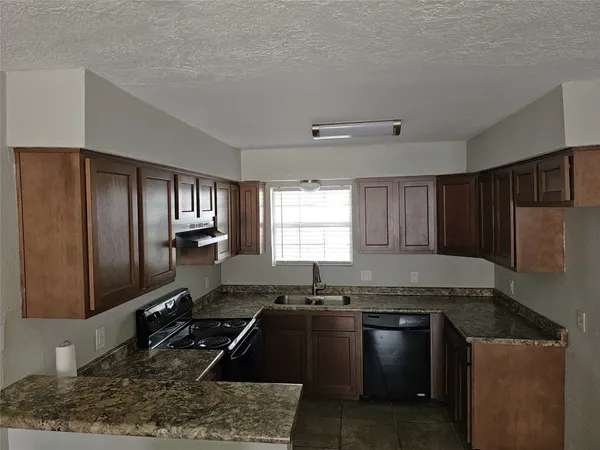 $1,100 | 1500 Oleander, Unit A, La Marque, TX 77568
