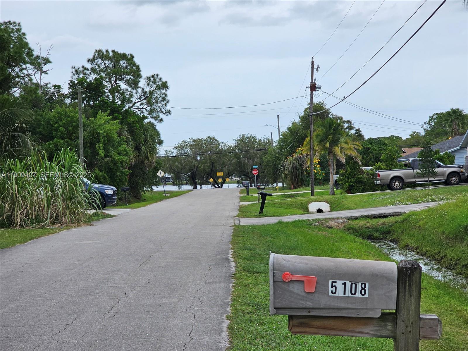 5108 Myrtle Drive Fort Pierce, FL 34982 - Photo 25 of 30 a view of a park with welcome board