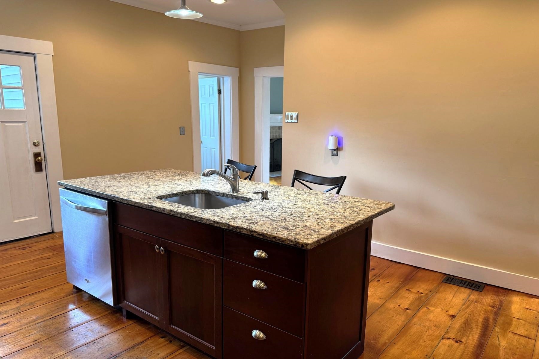 50 Chestnut Avenue Rutland, VT 05701 - Photo 4 of 38