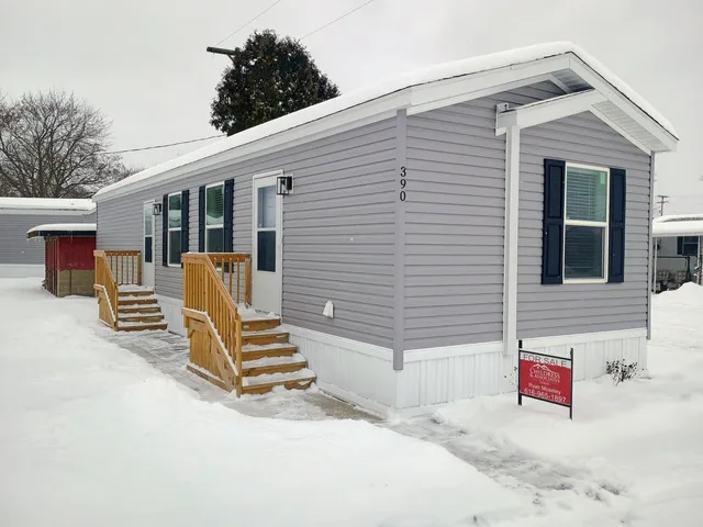 $56,950 | 390 12th Street, Plainwell, MI 49080