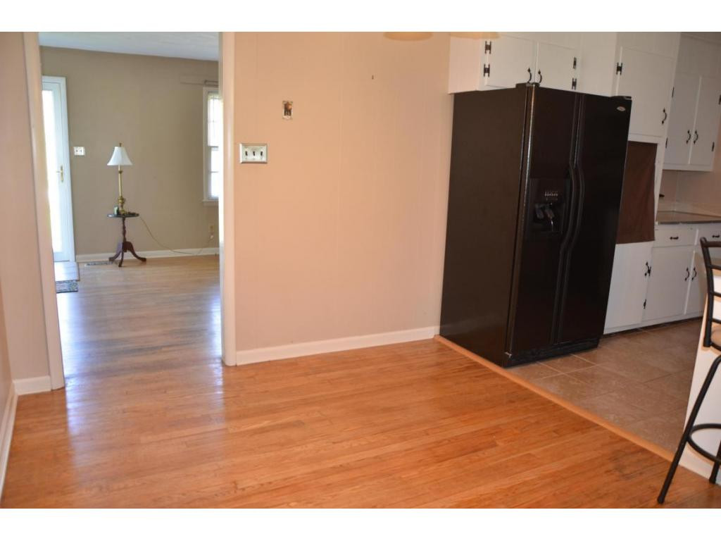 441 Wyandotte Road Bristol, VA 24201 - Photo 8 of 8 Dining room to living room