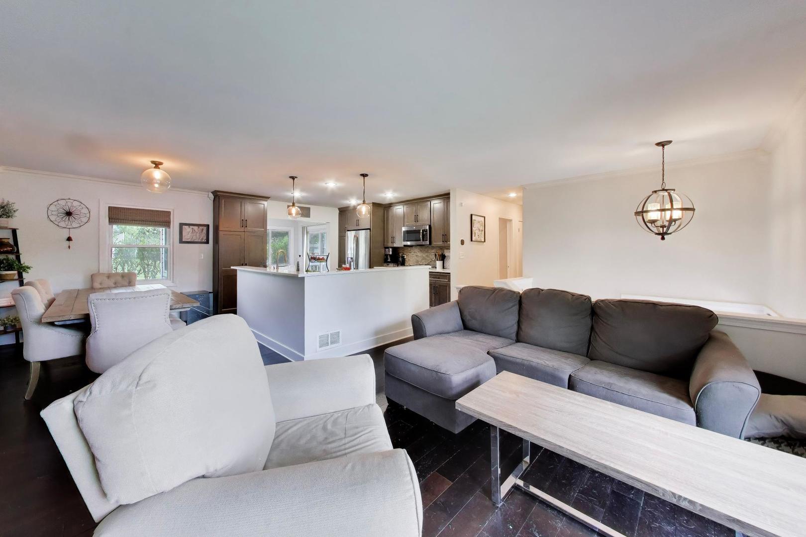 2167 Midhurst Road Downers Grove, IL 60516 - Photo 5 of 38
