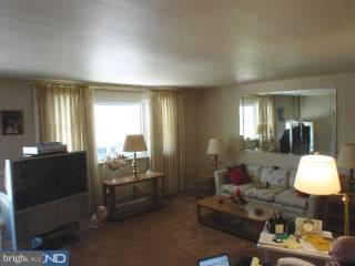 3385 South Keswick Road Philadelphia, PA 19114 - Photo 2 of 6 Gallery Image 2