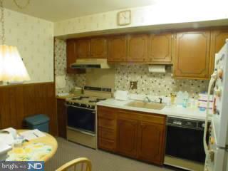 3385 South Keswick Road Philadelphia, PA 19114 - Photo 3 of 6 Gallery Image 3