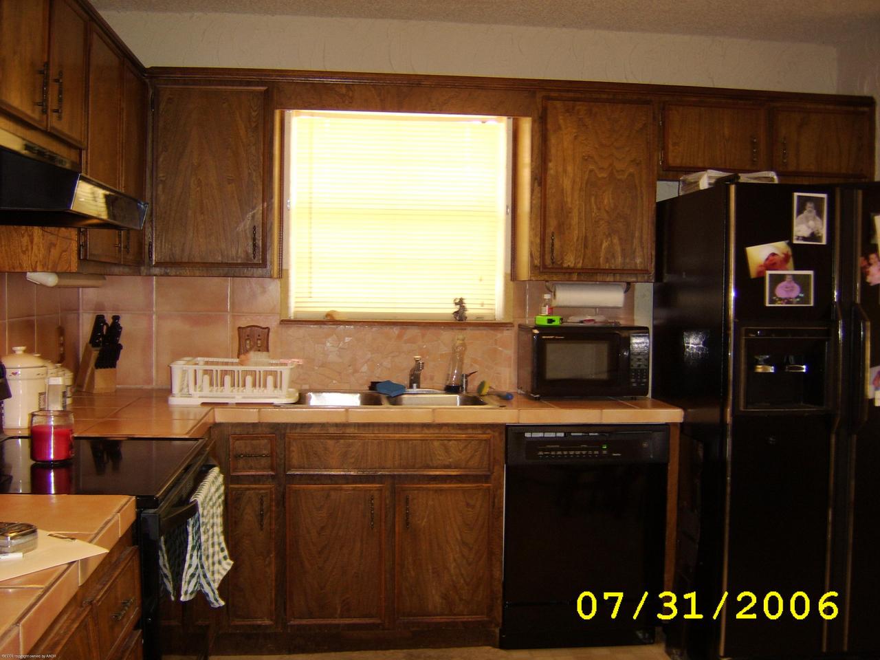 5207 Emory Court Amarillo, TX 79110 - Photo 3 of 10 Kitchen