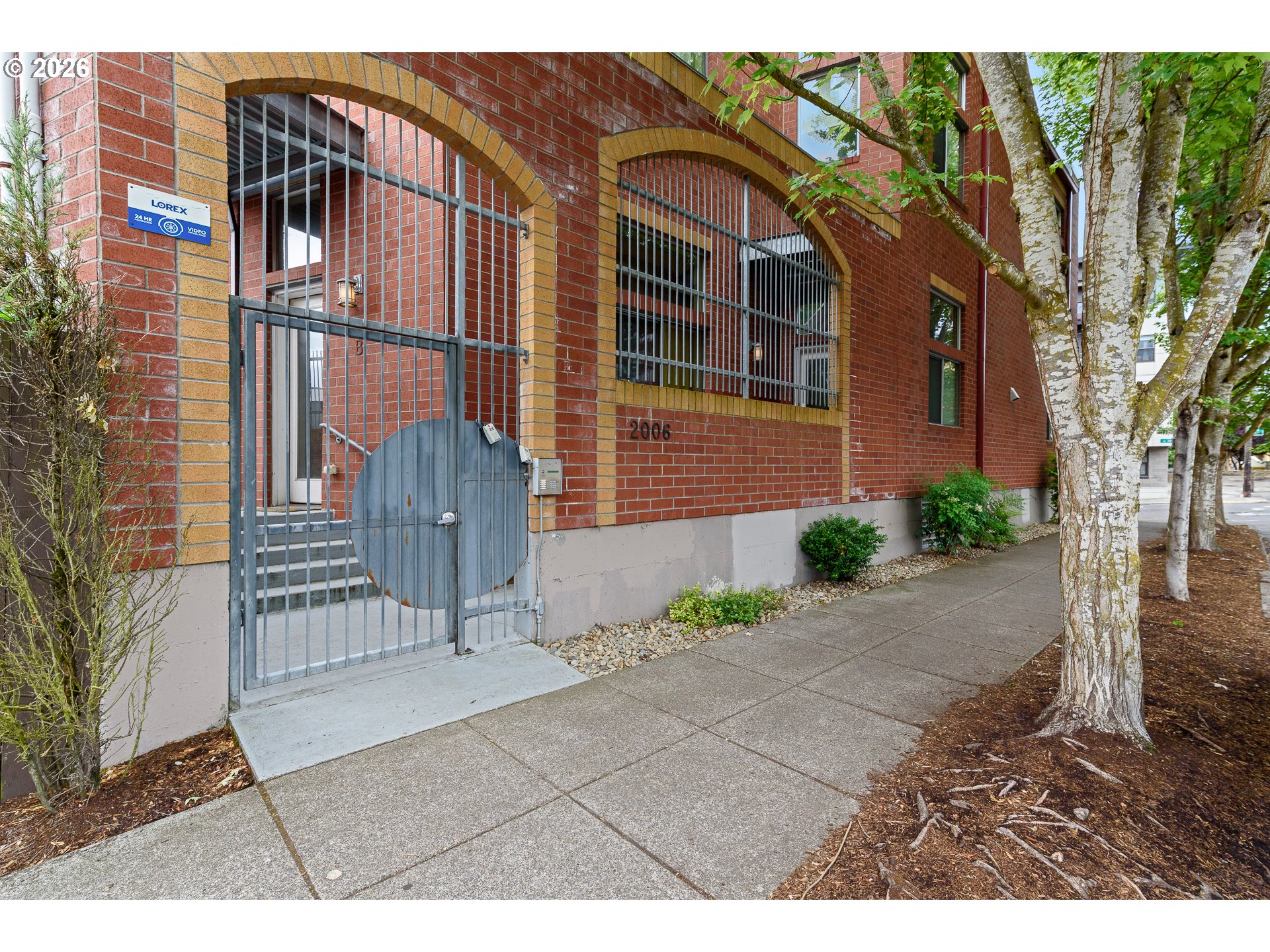 2006 Southeast Morrison Street, Unit B Portland, OR 97214 - Photo 2 of 39