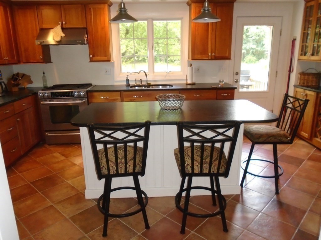 75 Bailey Road Holden, MA 01520 - Photo 3 of 22