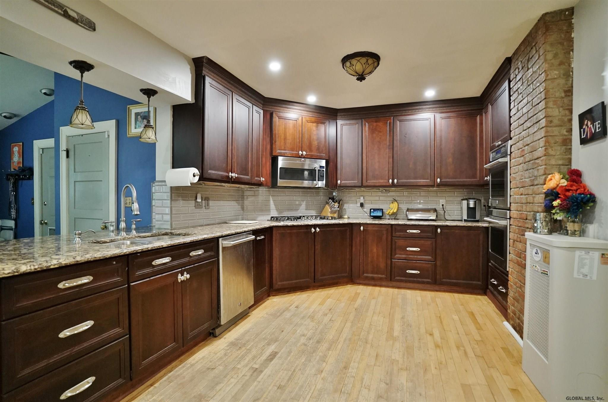 1142 Rugby Road Schenectady, NY 12308 - Photo 8 of 37 Photo 8