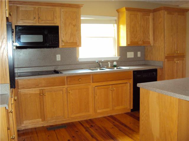 229 High Street Alexandria, TN 37012 - Photo 4 of 10 built-in appliances