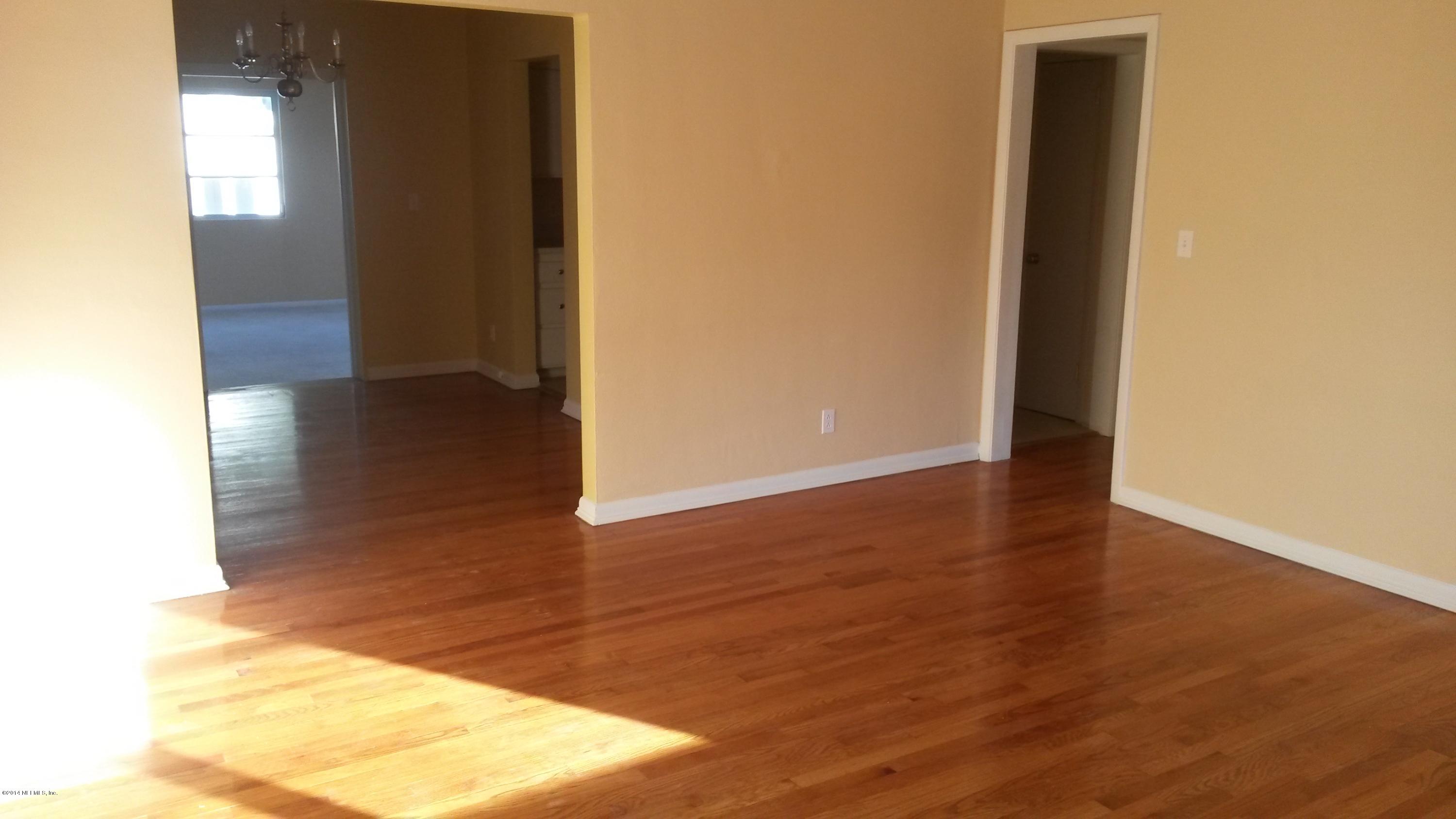 2935 Rogero Road Jacksonville, FL 32277 - Photo 7 of 38 Front Room