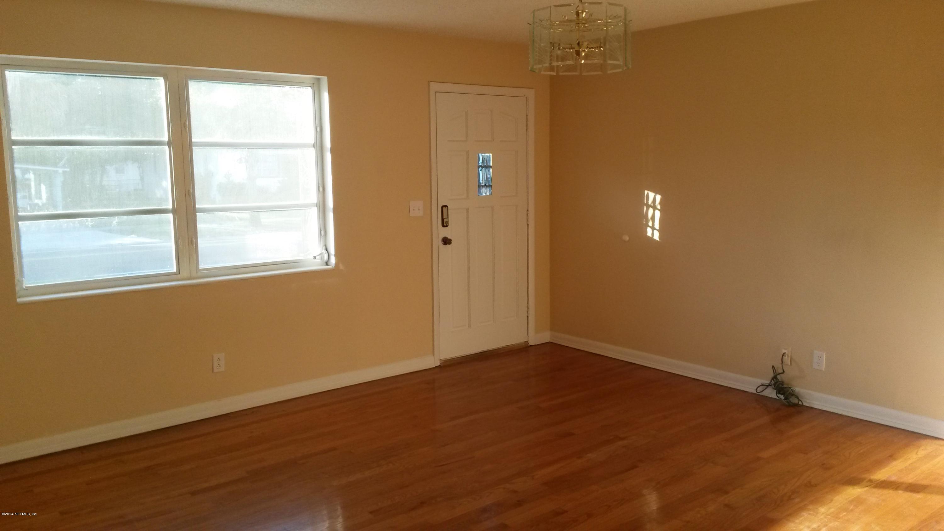 2935 Rogero Road Jacksonville, FL 32277 - Photo 8 of 38 Rogero Front Room