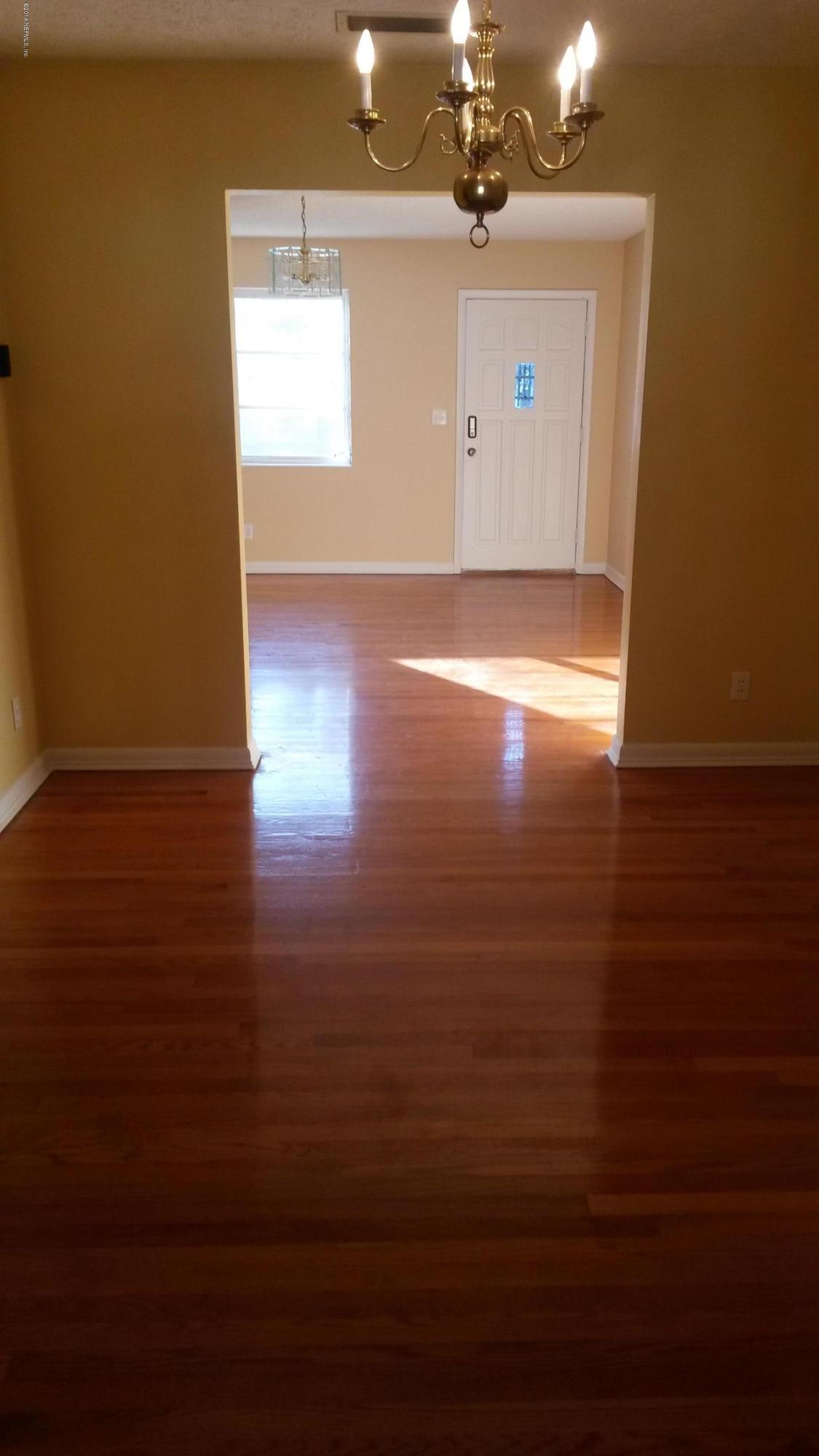 2935 Rogero Road Jacksonville, FL 32277 - Photo 10 of 38 Dinning Room