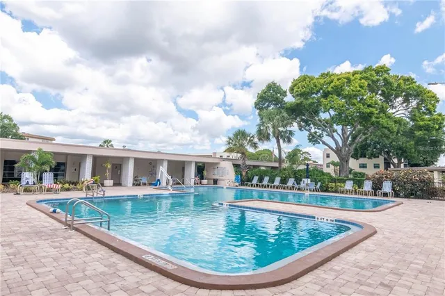 $174,500 | 5980 80th Street North, Unit 210, St. Petersburg, FL 33709