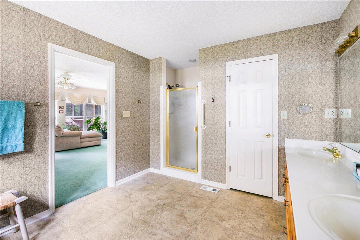 2152 South Shore Acres Road Soddy Daisy, TN 37379 - Photo 18 of 41 15-2152 S Shore - 015
