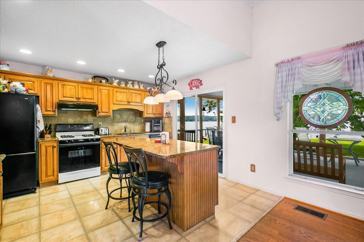 2152 South Shore Acres Road Soddy Daisy, TN 37379 - Photo 6 of 41 06-2152 S Shore - 006