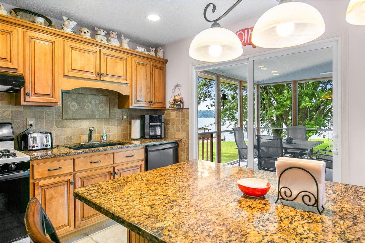 2152 South Shore Acres Road Soddy Daisy, TN 37379 - Photo 7 of 41 08-2152 S Shore - 008