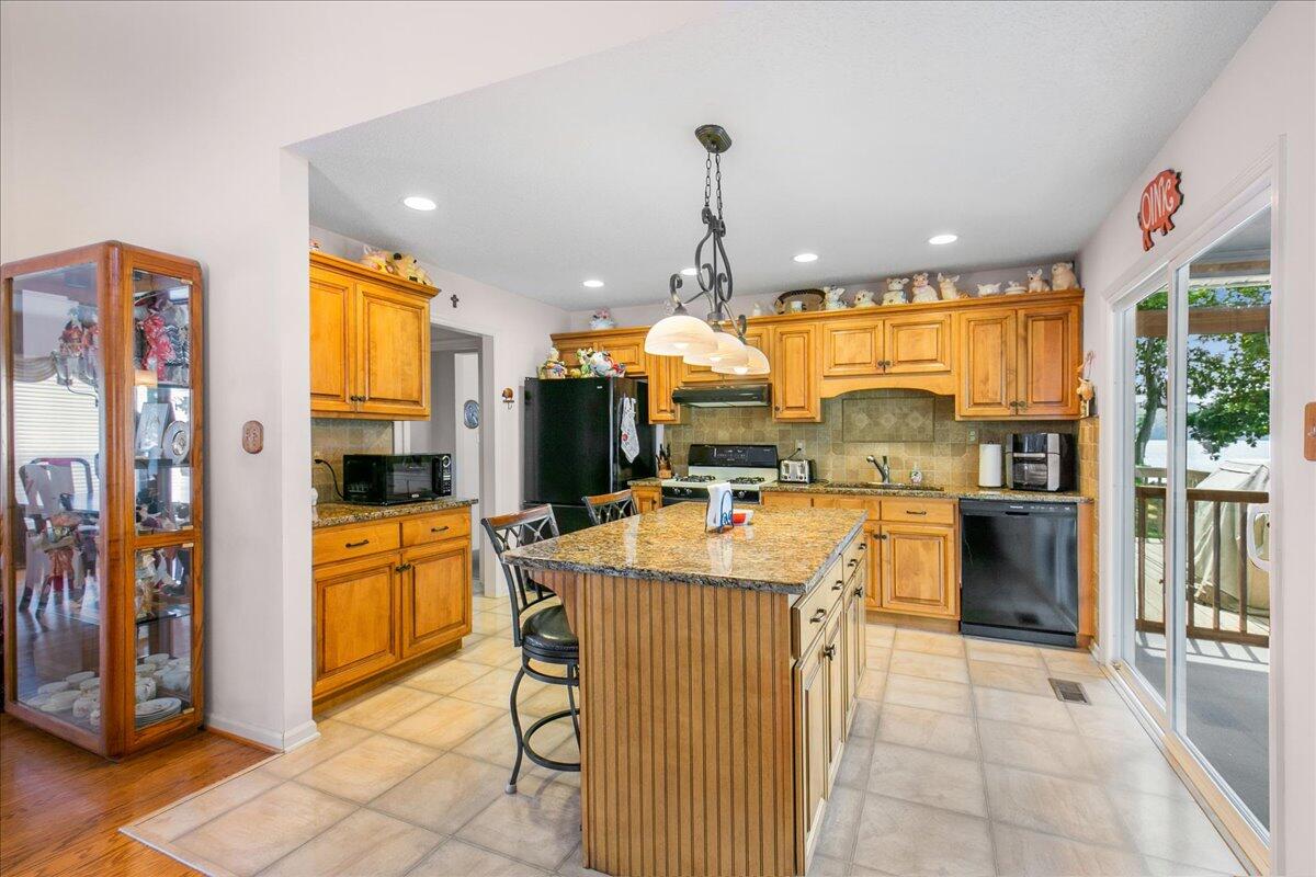 2152 South Shore Acres Road Soddy Daisy, TN 37379 - Photo 8 of 41 07-2152 S Shore - 007