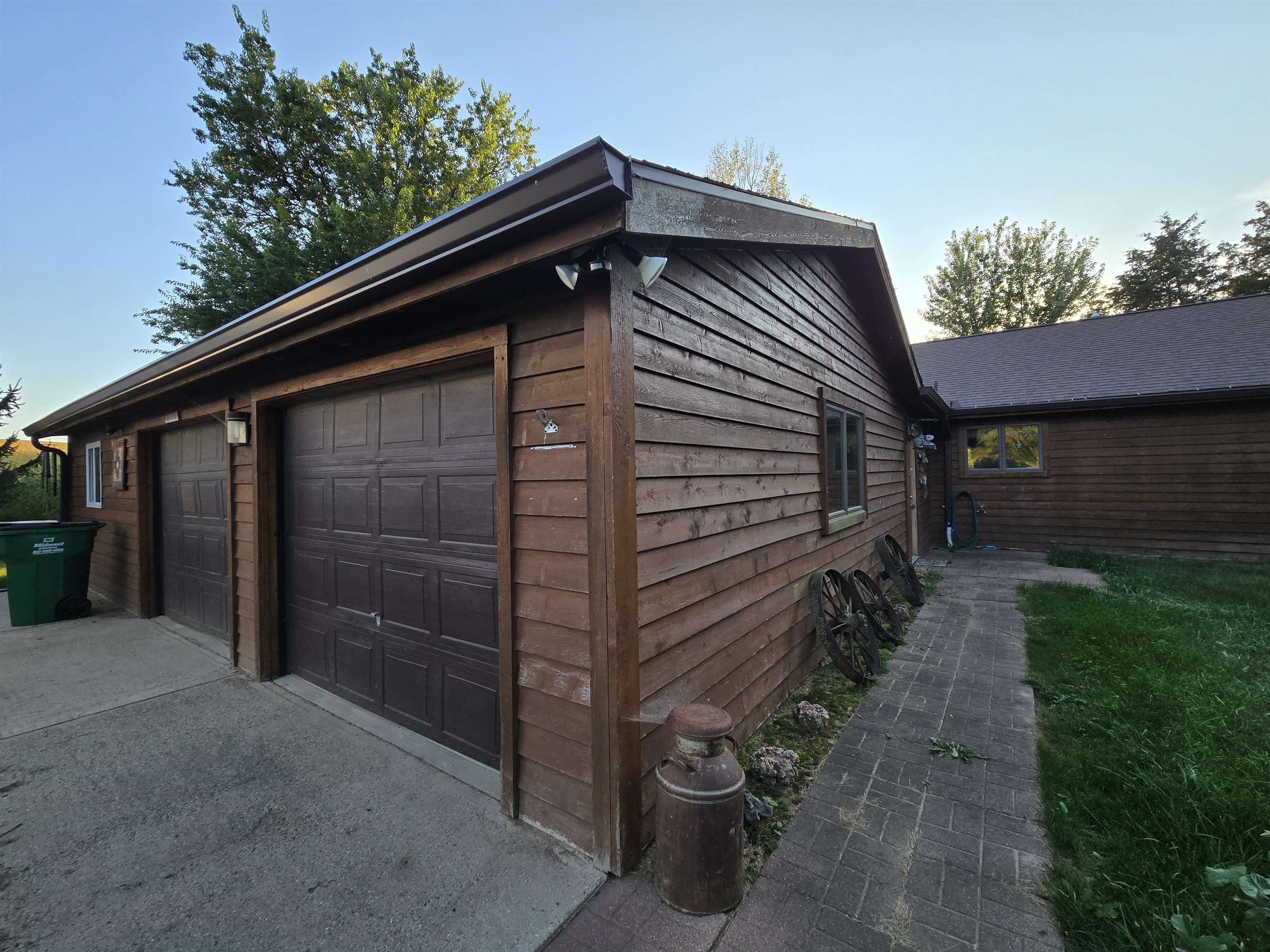 17065 Highway 64 Polo, IL 61064 - Photo 5 of 26 a backyard of a house with lots of green space