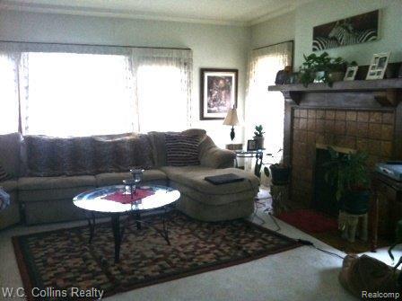 161 Benjamin Street Romeo, MI 48065 - Photo 6 of 25 7 Living Room with Fireplace
