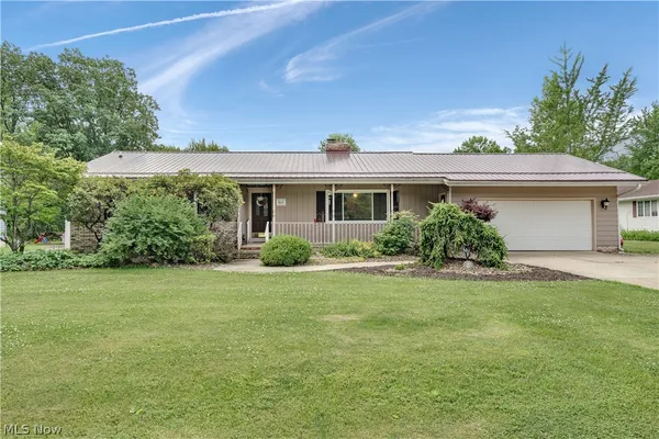 $349,900 | 250 Greenridge Drive, Geneva, OH 44041