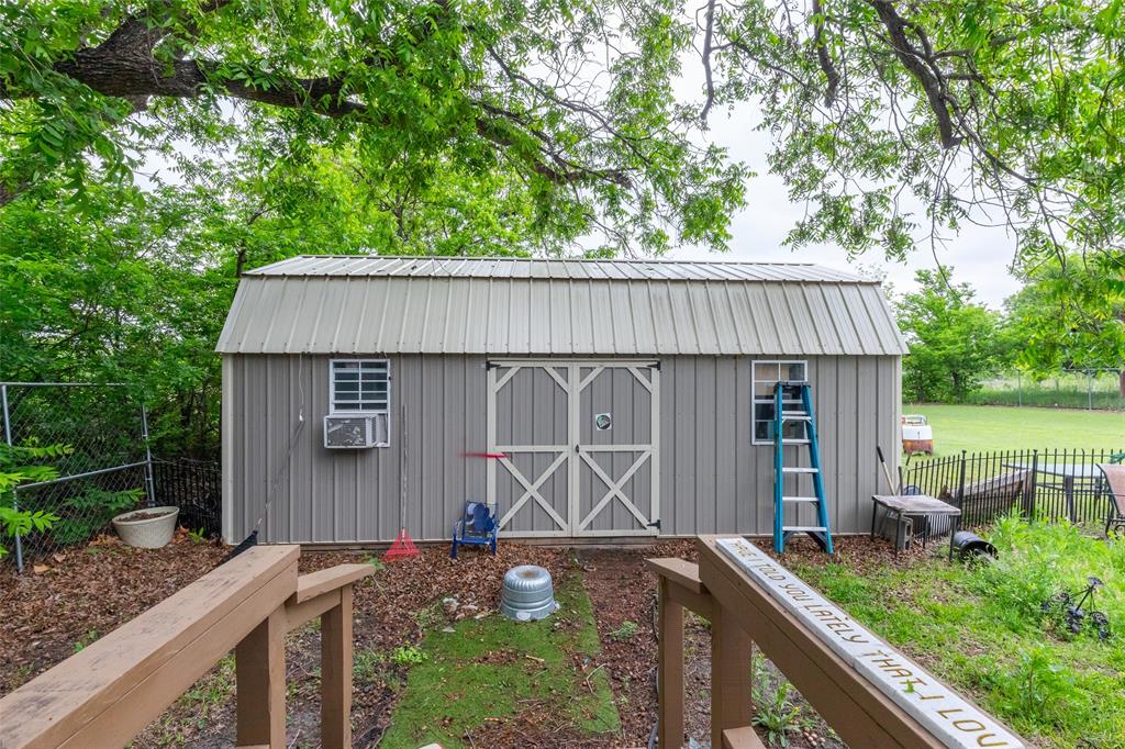 810 State Street Winters, TX 79567 - Photo 11 of 13 12x24x15