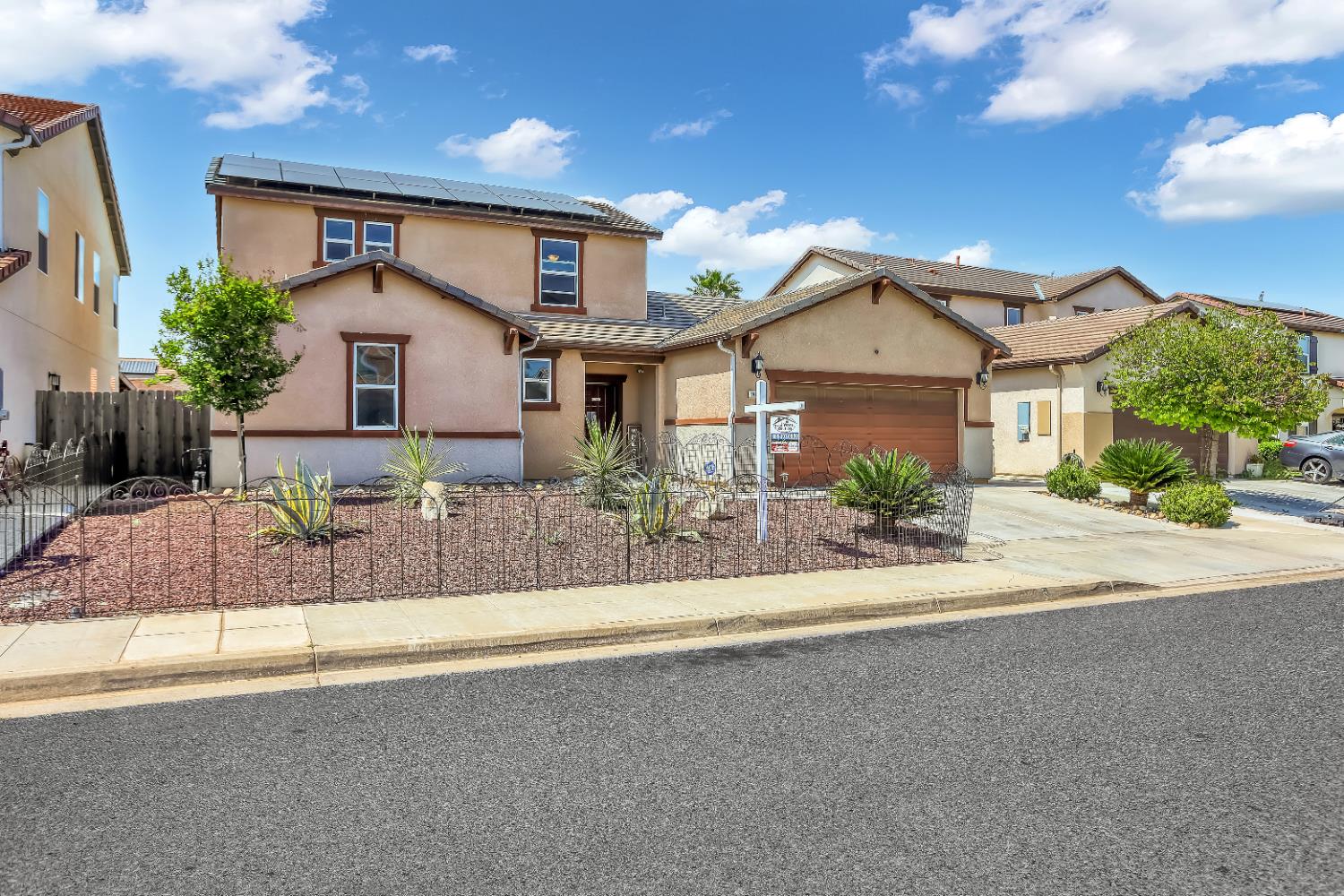 1402 Tevin Way Madera, CA 93637 - Photo 1 of 32 Gallery Image 1